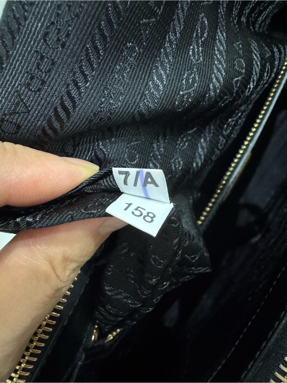 [Authentic] PRADA Saffiano Lux Galleria Medium Double Zip Tote in Black - Picture 13 of 16